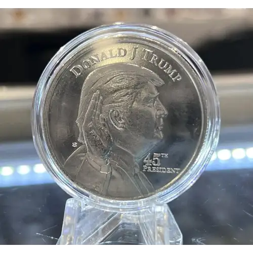 2 oz Silver Trump Swearing in 45th President (2)